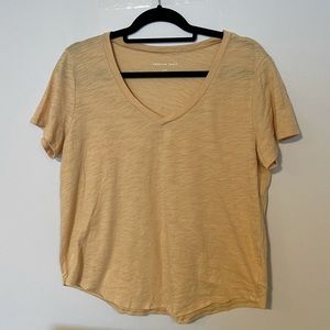AMERICAN EAGLE Short Sleeve V Neck TShirt - size L